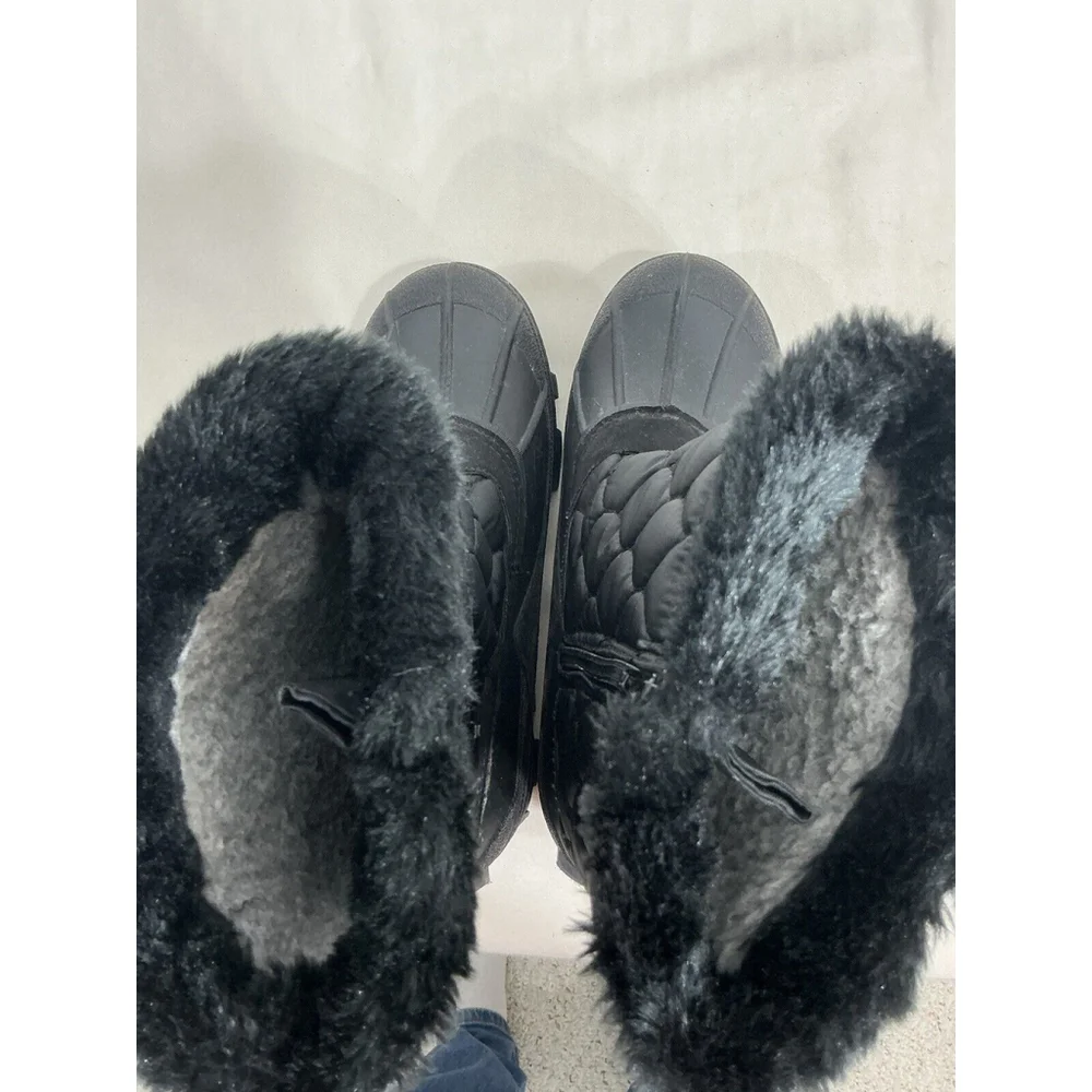 Womans Latour Weather Proof Quilted Sherpa Lined Snow boots Size 6 Black